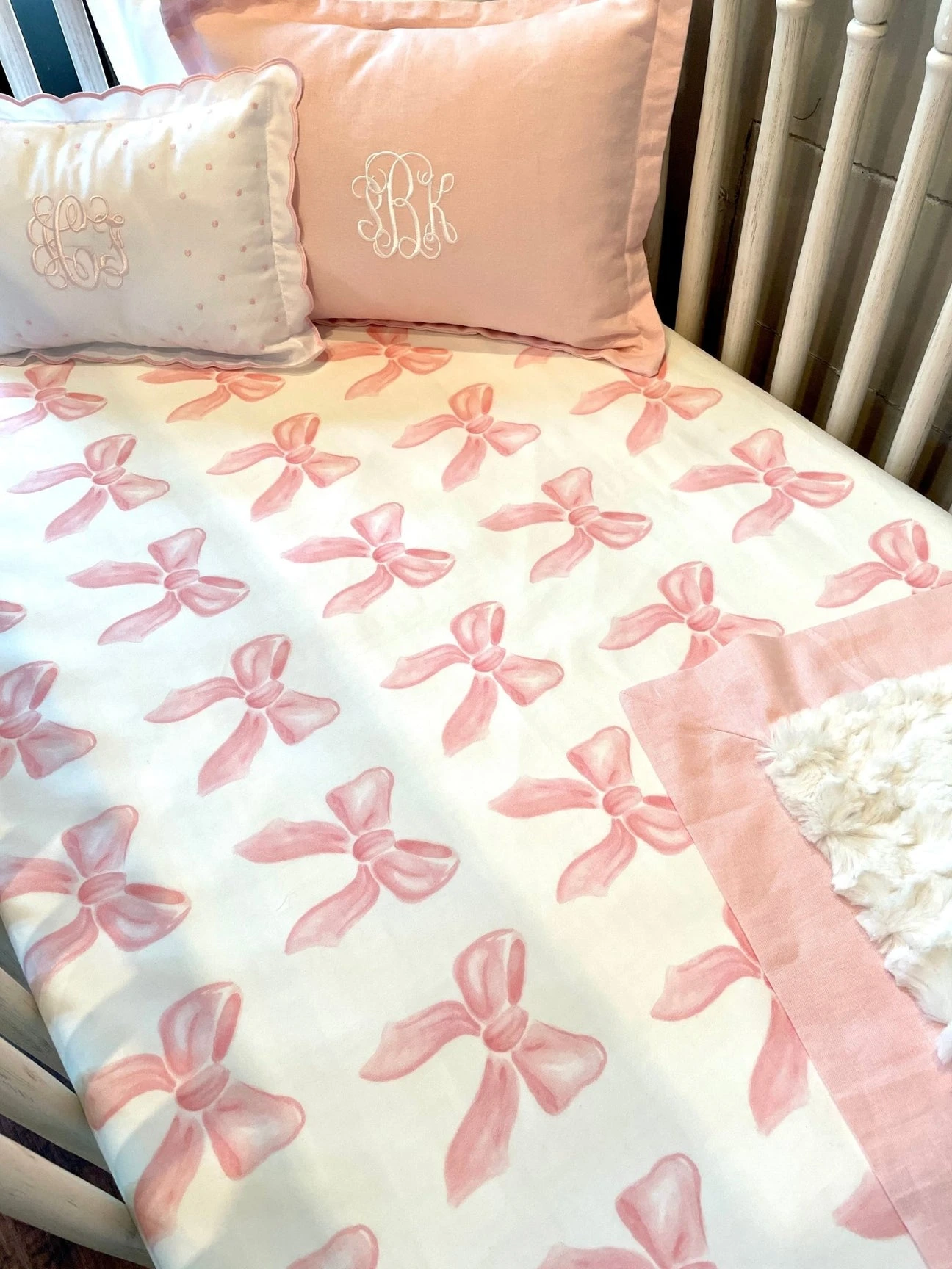 Bows 9-pc. Set (18" Skirt, Straight Rail Cover) 4 Bows 9-pc. Set (18" Skirt, Straight Rail Cover) - Image 2